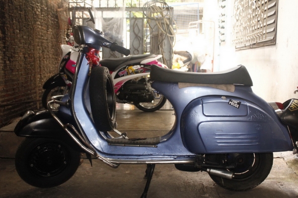 Super150หัวเหลี่ยมแท้Italy ของแต่งนิดหน่อยครับ เครื่องดีสีพอได้ รถno-book ขาย27000