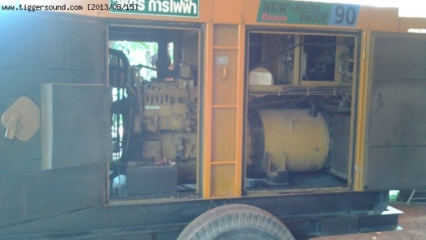 15. ขายเครื่องปั่นไฟ  90 kva    ราคา 400,000  บาท (เครื่องสีส้ม )