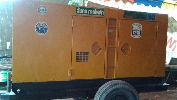 15. ขายเครื่องปั่นไฟ  90 kva    ราคา 400,000  บาท (เครื่องสีส้ม )
