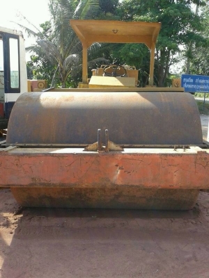 รถ บด DYNAPAC   เพลาเดียว  สนใจติดต่อ 081 - 6079515