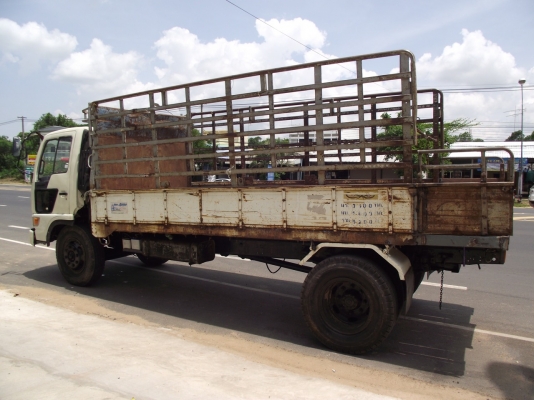 ขายหกล้อ 160แรง ยาง900ทุกหนักไดถึง20-23ตัน