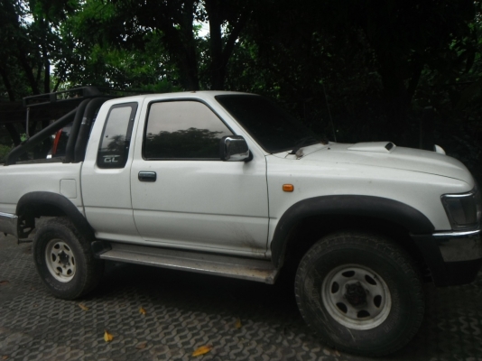 ขายToyota ln130 4wd. Auto. 2j-VVTi+lpg