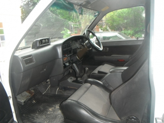 ขายToyota ln130 4wd. Auto. 2j-VVTi+lpg