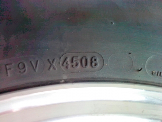 ขายแม็กกะบะขอบ 15 พร้อมยาง 5000 บาท ขายแม็กกะบะขอบ 15 พร้อมยาง 5000 บาท