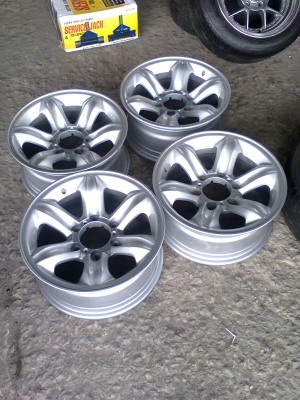 ขายล้อเล็บเหยี่ยวขอบ16 4วงครับ 11800
