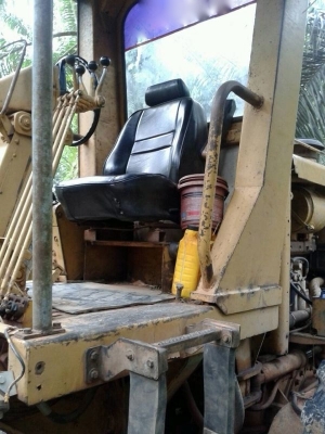 รถเกรด CAT 12 - G ปี 39. สนใจติดต่อ 081 - 6079515 รถเกรด CAT 12 - G ปี 39. สนใจติดต่อ 081 - 6079515