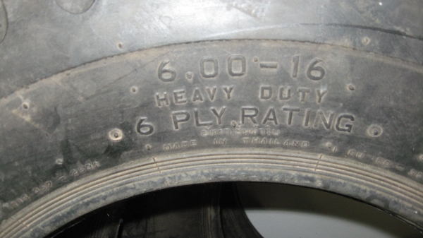 ขอขายยางรถจิ๊บ 600-R16    4 เส้น