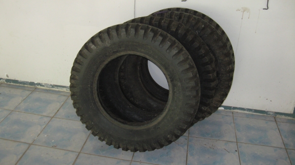 ขอขายยางรถจิ๊บ 600-R16    4 เส้น