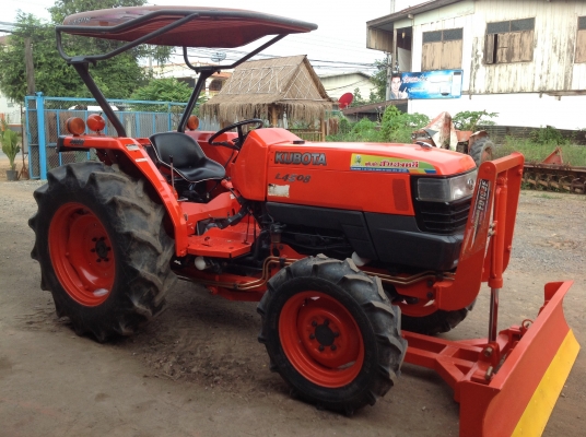 ปัญญาแทรคเตอร์มาแล้ว...จัดมาให้ครับ รีบโดยด่วน.คูโบต้า L4508 พร้อมใบมีดตราช้าง สภาพสวยแบบเดิมๆคับ