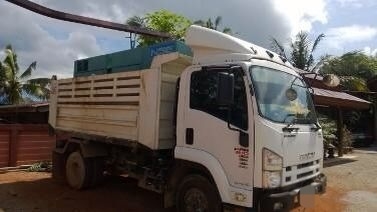 รถอิซูซุ 6 ล้อดั้ม  210 แรงม้า ปี 52. สนใจติดต่อ 081 - 6079515