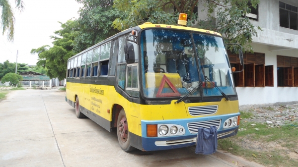 ขายรถบัสรับส่งนักเรียน
