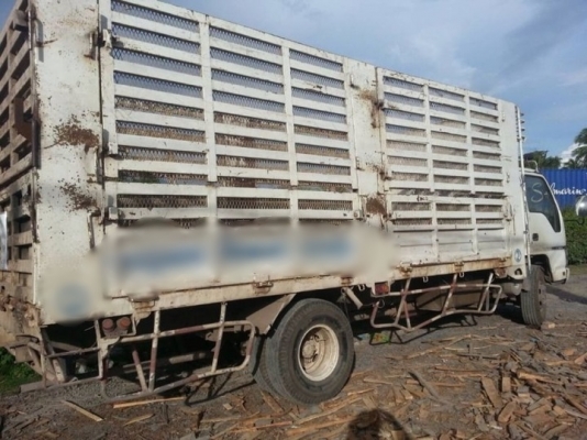 รถอีซูซุ 6 ล้อ รั้ว NQR 150 แรงม้า ปี 49 สนใจติดต่อ 081 - 6079515