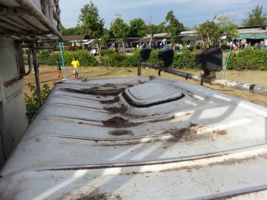 รถอีซูซุ 6 ล้อ รั้ว NQR 150 แรงม้า ปี 49 สนใจติดต่อ 081 - 6079515