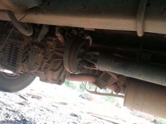 รถอีซูซุ 6 ล้อ รั้ว NQR 150 แรงม้า ปี 49 สนใจติดต่อ 081 - 6079515