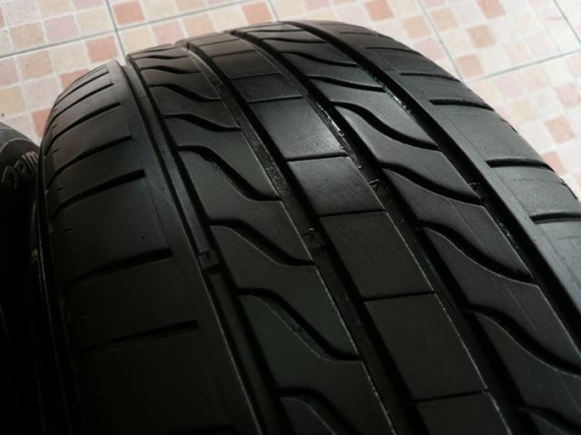 ขายยาง MICHELIN PRIMACY LC-----215-60-16-----ปี2012 (1ชุด) ขายยาง MICHELIN PRIMACY LC-----215-60-16-----ปี2012 (1ชุด)