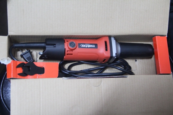 เครื่องเจียรไฟฟ้าแบบคอยาว