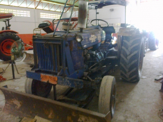 รถไถF0RD 5000แท้ๆมีจาน7 และใบดันหน้า CMT เล่มทะเบียน เครื่องT3.. รถไถF0RD 5000แท้ๆมีจาน7 และใบดันหน้า CMT เล่มทะเบียน เครื่องT3..