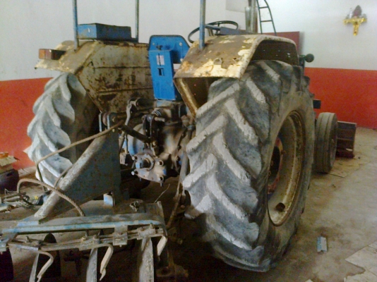 รถไถF0RD 5000แท้ๆมีจาน7 และใบดันหน้า CMT เล่มทะเบียน เครื่องT3.. รถไถF0RD 5000แท้ๆมีจาน7 และใบดันหน้า CMT เล่มทะเบียน เครื่องT3..