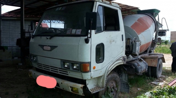 ขายรถ6ล้อ โม่ปูนHINO KM777 117 แรงม้า พร้อมใช้งาน สนใจโทร 0819701072