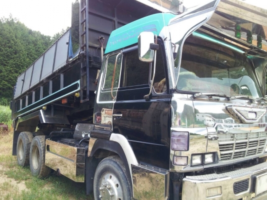 รถบรรทุกดั้ม 10ล้อเพลาคู่ สเปคญี่ปุ่น สวยสุดๆ แต่งมาเต็มตัว รถบรรทุกดั้ม 10ล้อเพลาคู่ สเปคญี่ปุ่น สวยสุดๆ แต่งมาเต็มตัว