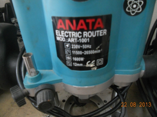 เร้าเตอร์ ANATA  รุ่นใหญ่ สามารถปรับรอบการทำงานได้ ตัวโครงสร้างแข็งแรง การทำงานดีไม่แพ้ของแพงๆ