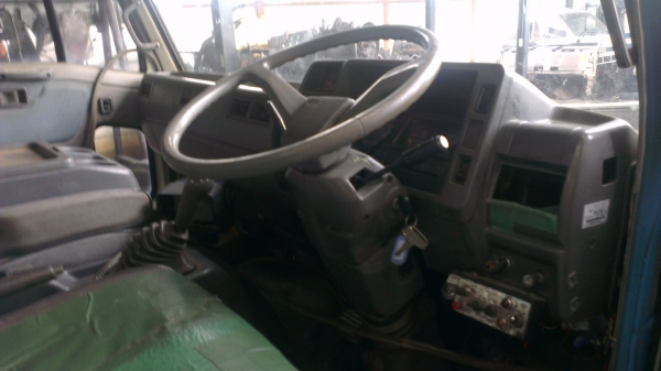 Hino KM ซุบเปอร์เสี่ย 195แรง เบรคจิฟฟี่ ช่วงสั้น พอดีทำรถดั้ม Hino KM ซุบเปอร์เสี่ย 195แรง เบรคจิฟฟี่ ช่วงสั้น พอดีทำรถดั้ม