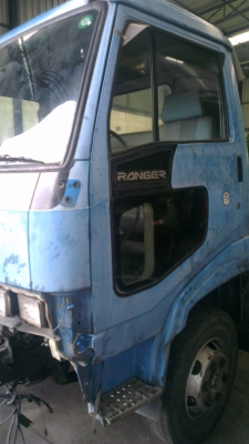 Hino KM ซุบเปอร์เสี่ย 195แรง เบรคจิฟฟี่ ช่วงสั้น พอดีทำรถดั้ม Hino KM ซุบเปอร์เสี่ย 195แรง เบรคจิฟฟี่ ช่วงสั้น พอดีทำรถดั้ม