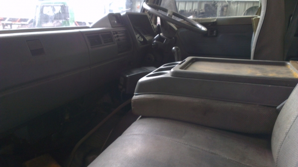 Hino KM ซุบเปอร์เสี่ย 195แรง เบรคจิฟฟี่ ช่วงสั้น พอดีทำรถดั้ม Hino KM ซุบเปอร์เสี่ย 195แรง เบรคจิฟฟี่ ช่วงสั้น พอดีทำรถดั้ม