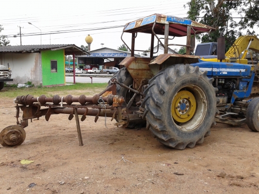 ขายรถไถ FORDรุ่น5500(T3)