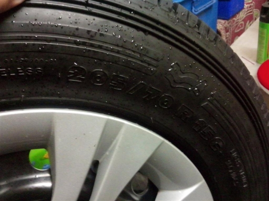 ขายยางรถสภาพดีมากครับ ยางติดรถวีโก้ แชมป์มาครับ 205 70 15 ยางปี 12 ขายยางรถสภาพดีมากครับ ยางติดรถวีโก้ แชมป์มาครับ 205 70 15 ยางปี 12
