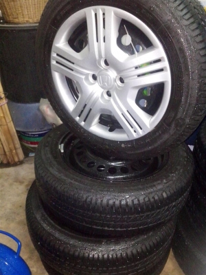 ยางป้ายแดง ปี 2013 ขอบ 15 ครับ ขนาด 175/65/15