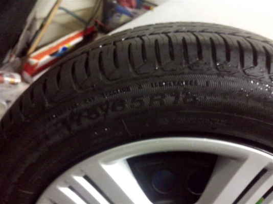 ยางป้ายแดง ปี 2013 ขอบ 15 ครับ ขนาด 175/65/15 ยางป้ายแดง ปี 2013 ขอบ 15 ครับ ขนาด 175/65/15