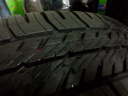 ยางป้ายแดง ปี 2013 ขอบ 15 ครับ ขนาด 175/65/15 ยางป้ายแดง ปี 2013 ขอบ 15 ครับ ขนาด 175/65/15