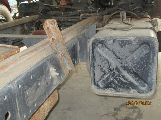 ISUZU-NPR-เครื่อง4BD1-115แรง-ขายรวม2คัน-รถห้างปี37-38--