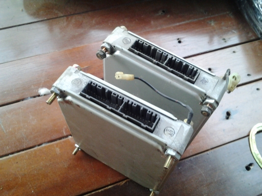 กล่องควบคุมเครื่อง  DECA  สภาพดีพร้อมใช้ครับ  2  กล่อง