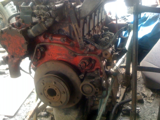 ขายเครื่องยนต์ V8 มี 2 เครื่องและ PE100 1 เครื่อง ด่วน ! มาก