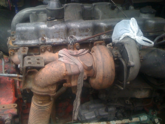 ขายเครื่องยนต์ V8 มี 2 เครื่องและ PE100 1 เครื่อง ด่วน ! มาก