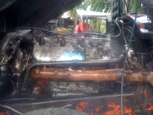 ขายเครื่องยนต์ V8 มี 2 เครื่องและ PE100 1 เครื่อง ด่วน ! มาก