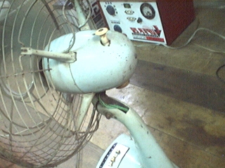 ขายพัดลมย้อนยุครุ่นเก่าเหล็กทั้งตัวhitachiลมแรงดี