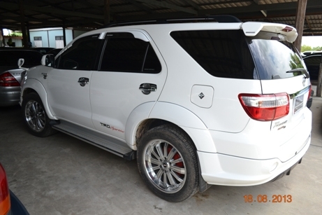 Toyota Fortuner Sport TRD 4W  VSC รถบ้านสวยมาก