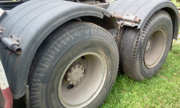 HINO SH พร้อมหางกระบะเปลือย CIMC