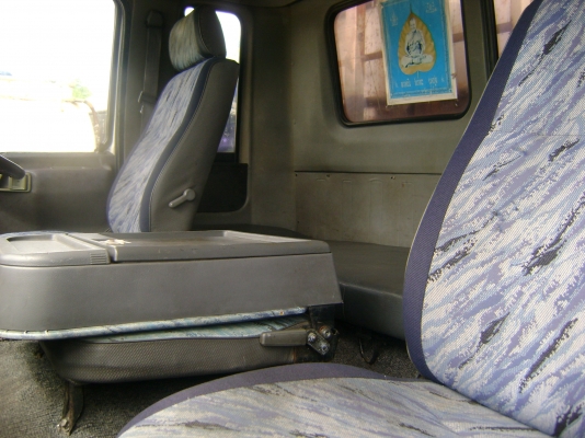 ขายรถ 6 ล้อ ฮีโน่ FD เครื่องดี คัชชีสวย กระจกไฟฟ้า แอร์เย็น เพาวเวอร์ กระบะยาว 6.10 เมตร เครื่อง HO6C สภาพพร้อมใช้งาน เอาไปวิ่งงานได้เลย  ปี96