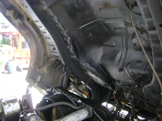 ขายรถ 6 ล้อ ฮีโน่ FD เครื่องดี คัชชีสวย กระจกไฟฟ้า แอร์เย็น เพาวเวอร์ กระบะยาว 6.10 เมตร เครื่อง HO6C สภาพพร้อมใช้งาน เอาไปวิ่งงานได้เลย  ปี96