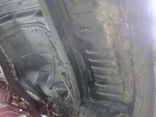 ขายรถ 6 ล้อ ฮีโน่ FD เครื่องดี คัชชีสวย กระจกไฟฟ้า แอร์เย็น เพาวเวอร์ กระบะยาว 6.10 เมตร เครื่อง HO6C สภาพพร้อมใช้งาน เอาไปวิ่งงานได้เลย  ปี96