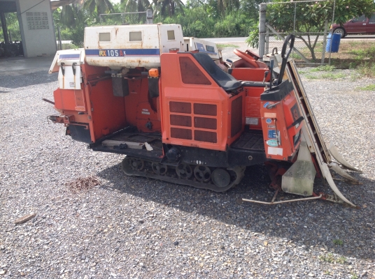 ขายรถเกี่ยวข้าวเก่าญี่ปุ่น ยี่ห้อ คูโบต้า ตามสภาพ เป็นรถนำเข้ายังไม่เคยใช้งานในไทย