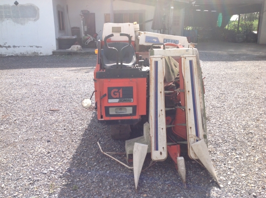 ขายรถเกี่ยวข้าวเก่าญี่ปุ่น ยี่ห้อ คูโบต้า ตามสภาพ เป็นรถนำเข้ายังไม่เคยใช้งานในไทย