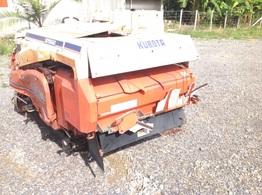ขายรถเกี่ยวข้าวเก่าญี่ปุ่น ยี่ห้อ คูโบต้า ตามสภาพ เป็นรถนำเข้ายังไม่เคยใช้งานในไทย