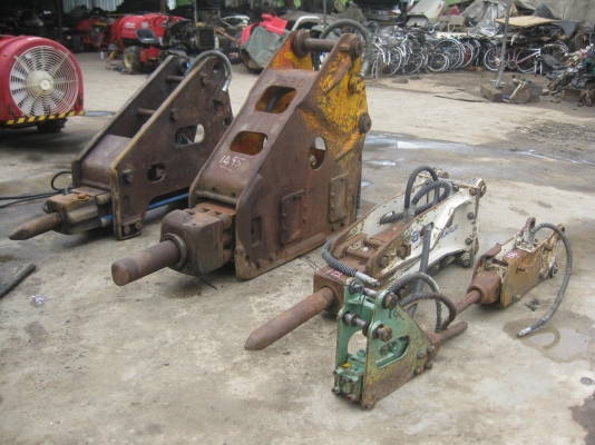 ขายหัวเจาะBREAKER ขนาดPC10/PC20/PC30/PC40/PC6O/PC100/PC120/PC200 พร้อมใช้งาน