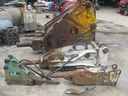 ขายหัวเจาะBREAKER ขนาดPC10/PC20/PC30/PC40/PC6O/PC100/PC120/PC200 พร้อมใช้งาน ขายหัวเจาะBREAKER ขนาดPC10/PC20/PC30/PC40/PC6O/PC100/PC120/PC200 พร้อมใช้งาน