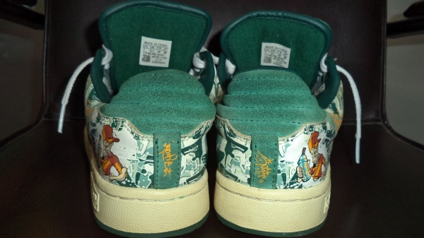 รองเท้า ADIDAS รุ่นพิเศษของแท้ สวยมาก เบอร์ 7